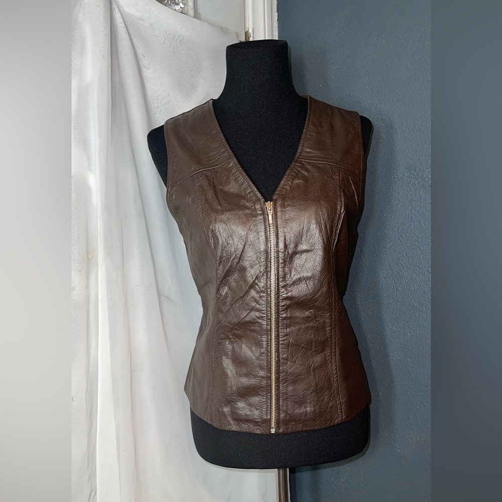 LN Jennifer Moore Sz 14 Brown Leather V Neck Vest Zip Close Jersey Knit Back.